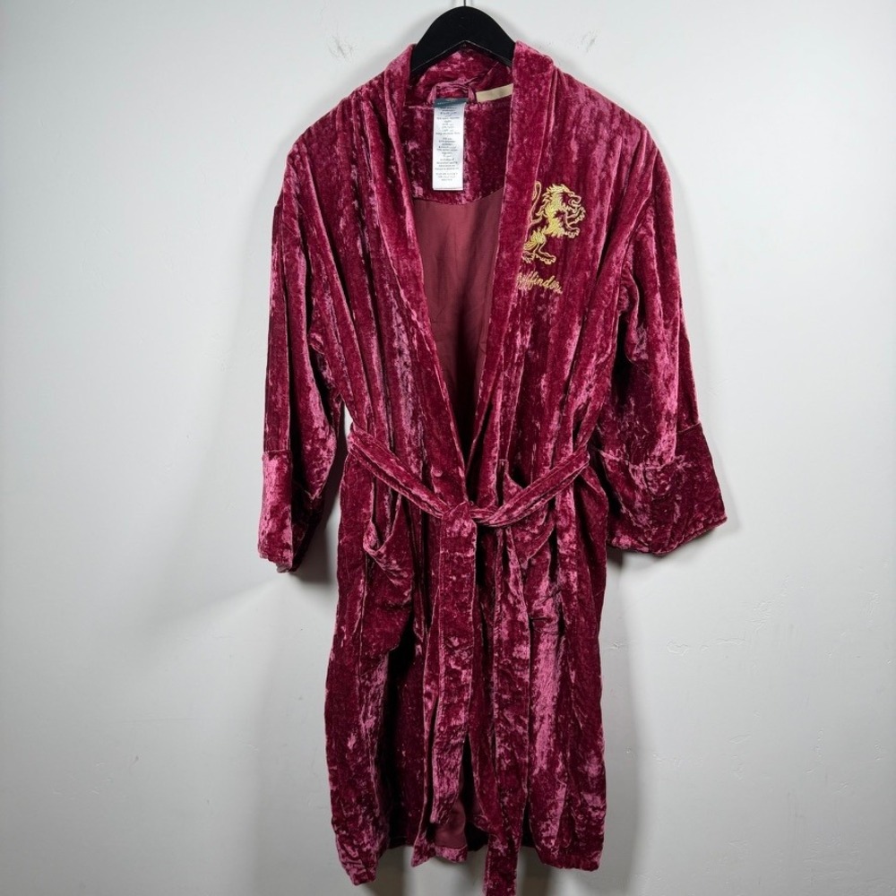 Pottery Barn Teen Harry Potter Gryffindor Robe Crushed Velvet Burgundy Gold Lion